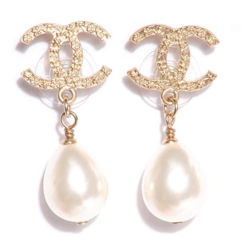 chanel perlenohrringe|chanel earrings official site.